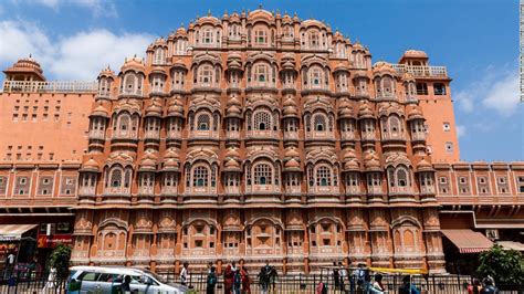 12 famous buildings in India .